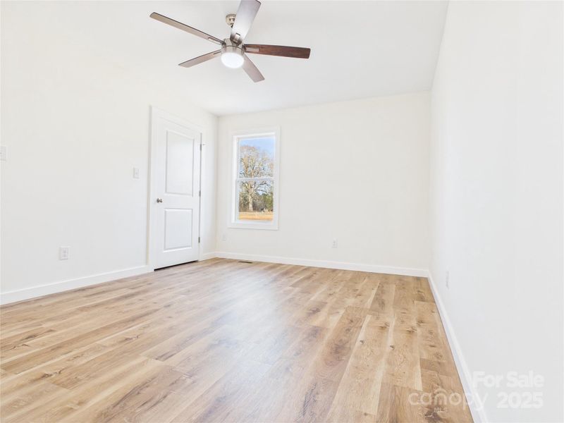 Spacious, unfurnished interior of a new home in , Hudson (Image 31).