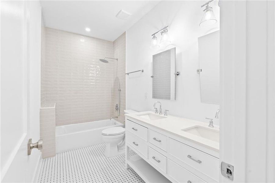 Furnished interior view inside a new home in , Atlanta (Image 25). Furnished interior view inside a new home in , Atlanta (Image 25).