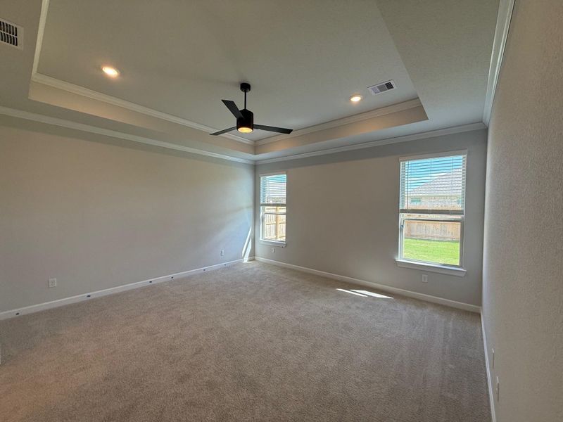 Spacious, unfurnished interior of a new home in Wellborn Settlement, College Station (Image 12).