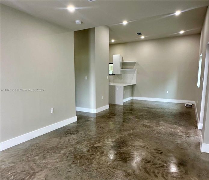 Spacious, unfurnished interior of a new home in , Miami (Image 17).
