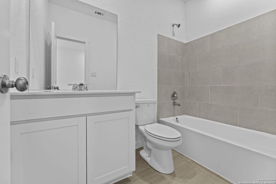 Furnished interior view inside a new home in , New Braunfels (Image 4).