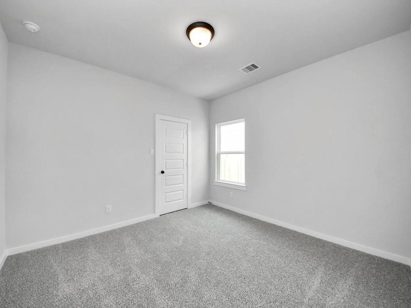 Spacious, unfurnished interior of a new home in River Ranch Meadows, Dayton (Image 19).