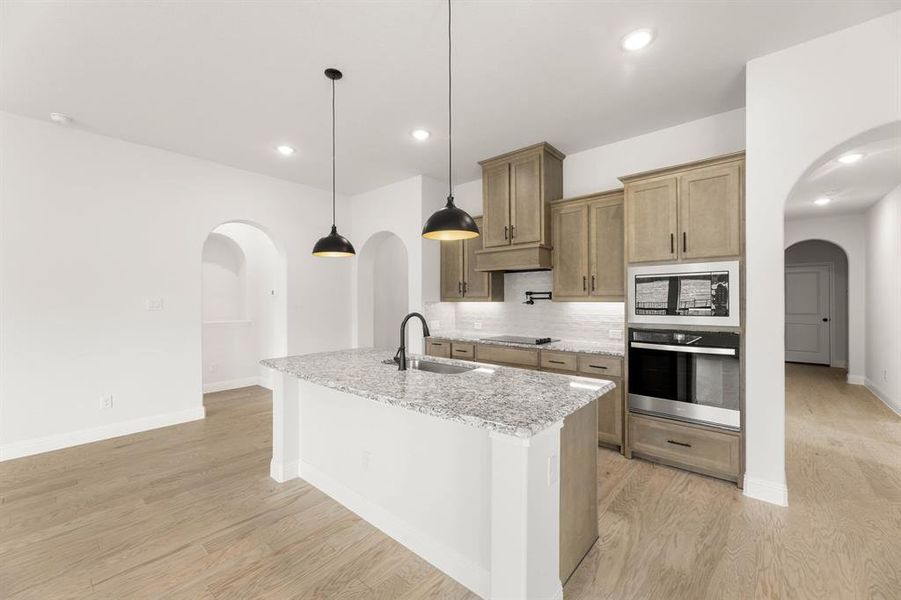 733 Winecup-Kitchen-2