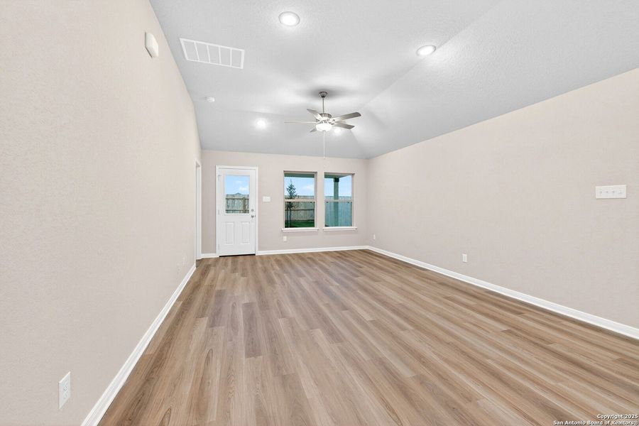 Spacious, unfurnished interior of a new home in Park Place, New Braunfels (Image 35).