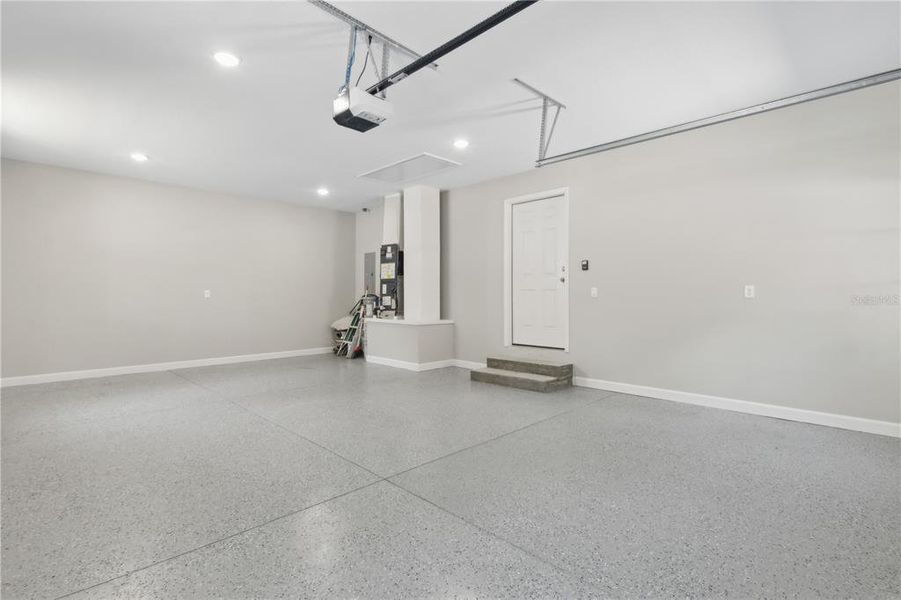 Spacious, unfurnished interior of a new home in , Eustis (Image 24).