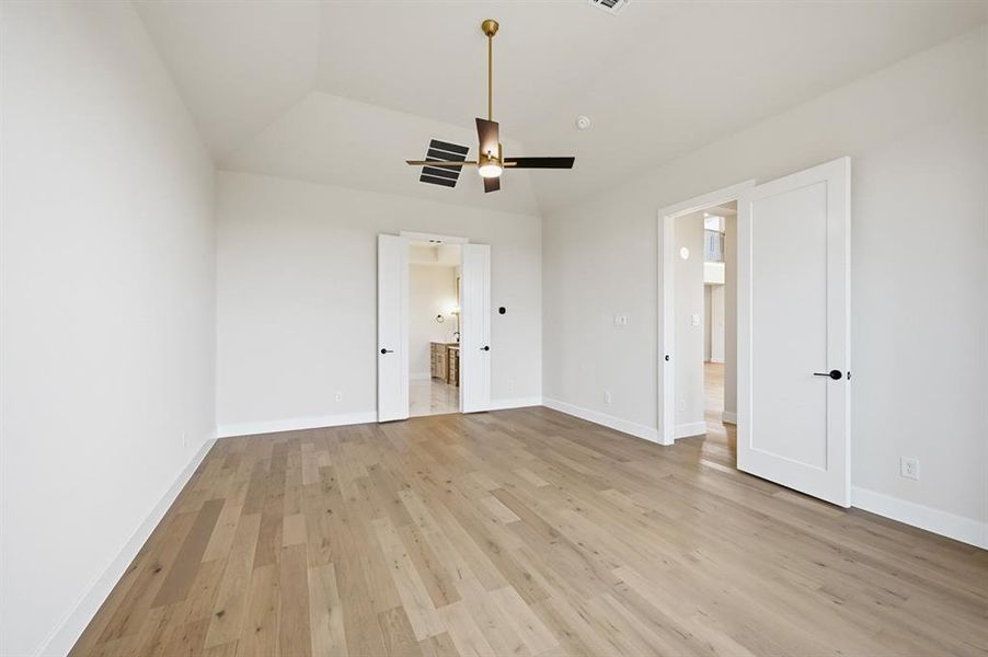 Spacious, unfurnished interior of a new home in Mustang Lakes, Celina (Image 20).