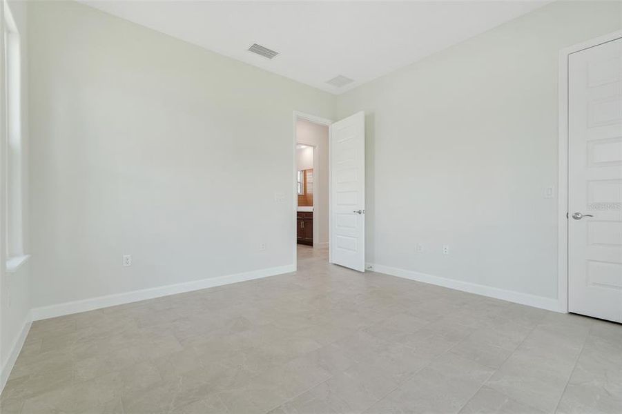 Spacious, unfurnished interior of a new home in Toscana, Palm Coast (Image 33).