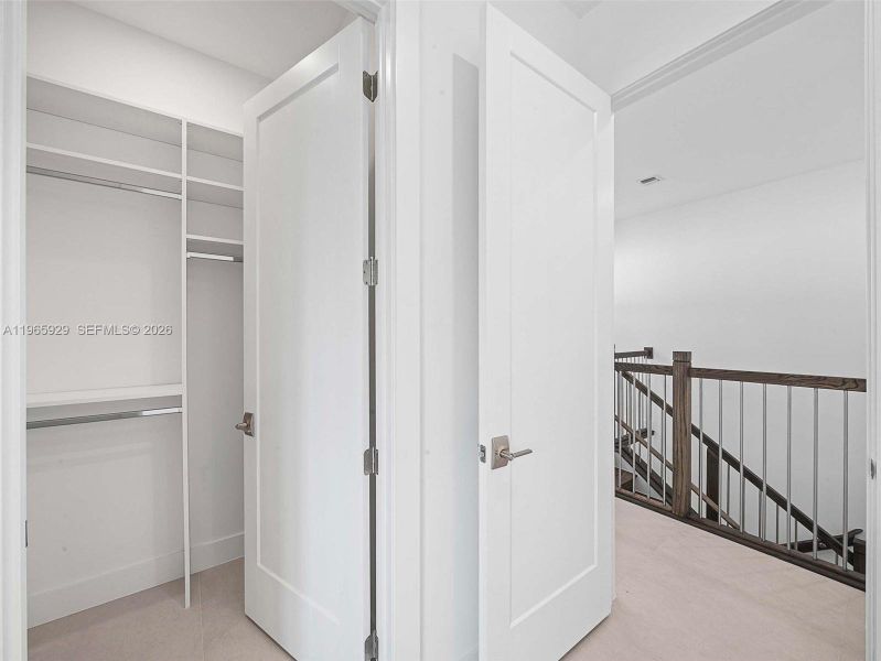 Image 96 of a home in .