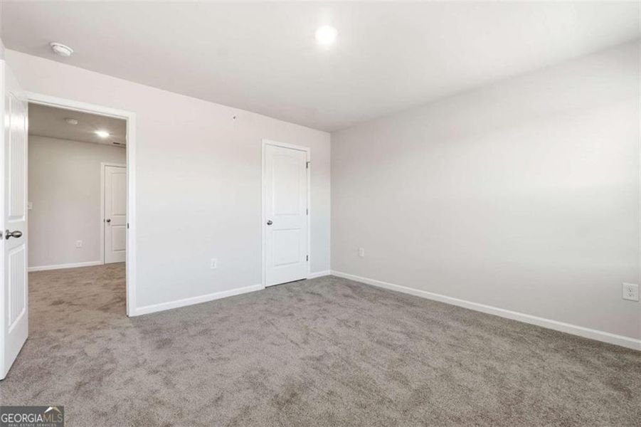 Spacious, unfurnished interior of a new home in Carolina, Palmetto (Image 8).