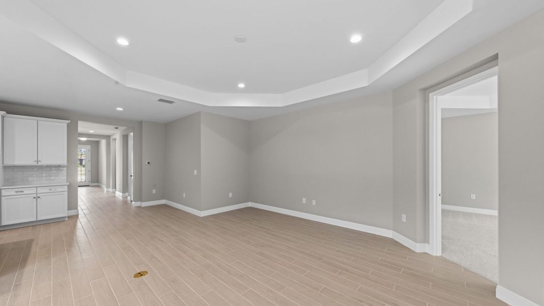 Spacious, unfurnished interior of a new home in Verandah, Fort Myers (Image 27).