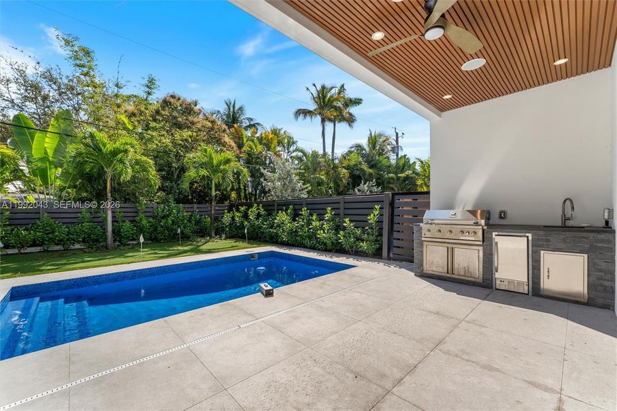 Exterior details and patio area of a home in , Fort Lauderdale (Image 19).