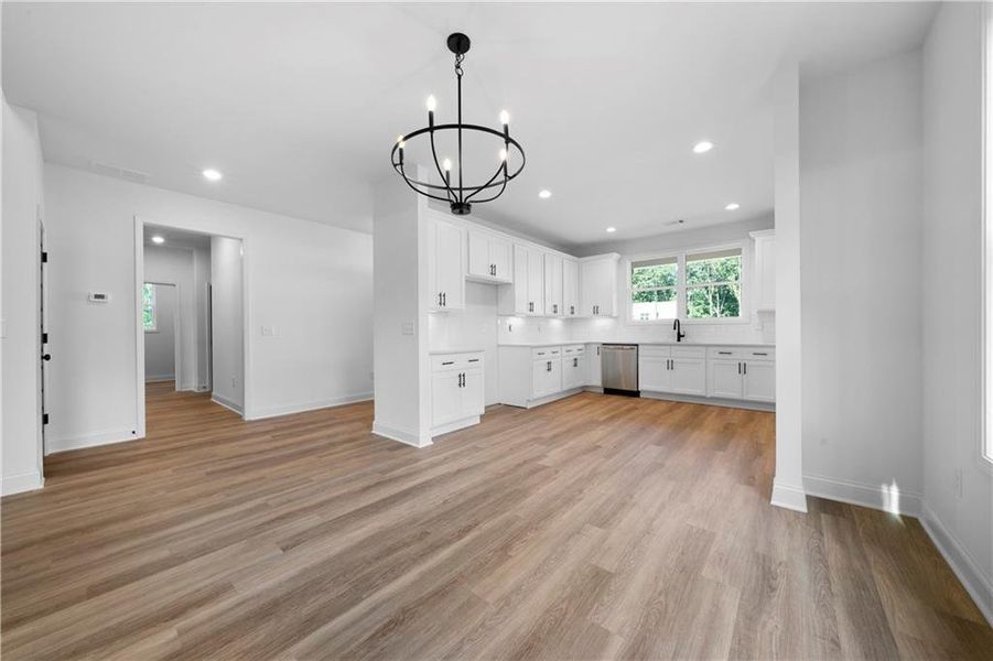 Spacious, unfurnished interior of a new home in , Dallas (Image 18).
