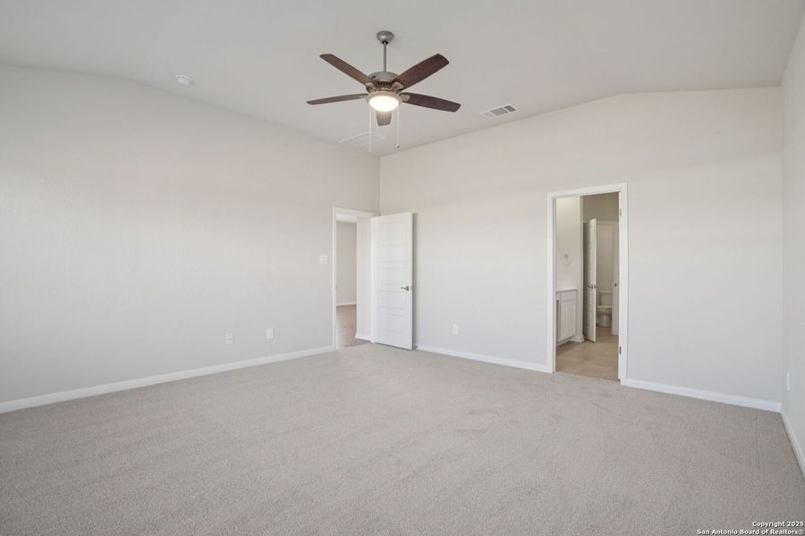 Spacious, unfurnished interior of a new home in Carmel Ranch, Schertz (Image 30). Spacious, unfurnished interior of a new home in Carmel Ranch, Schertz (Image 30).