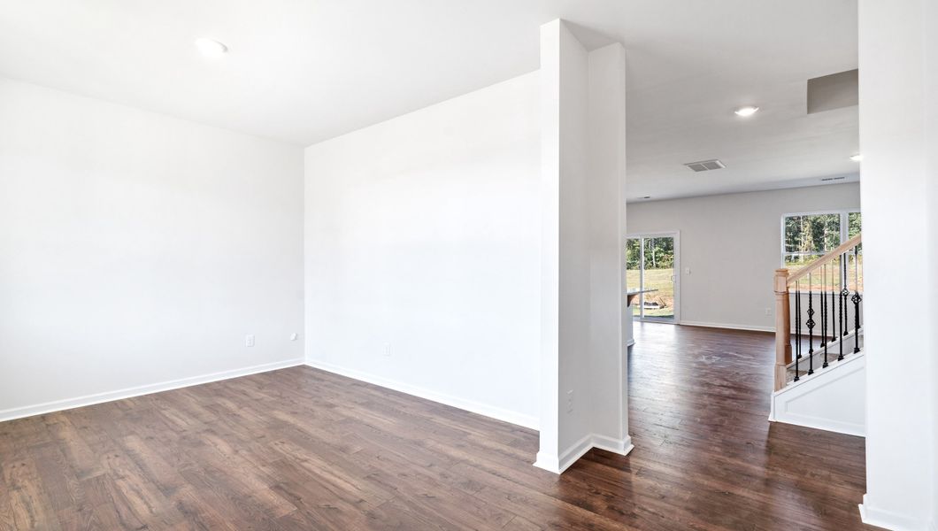 Spacious, unfurnished interior of a new home in Sage Grove, Lyman (Image 17).