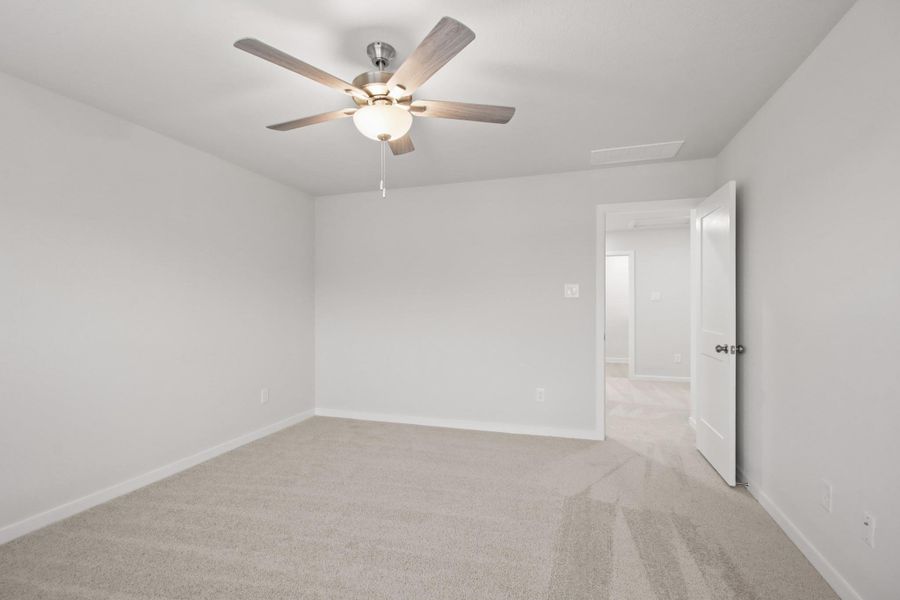 Spacious, unfurnished interior of a new home in Lakes at Black Oak, Magnolia (Image 11).