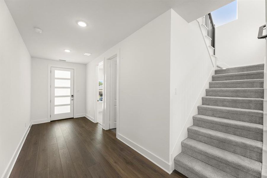 03. 4100 Explorer - Entry