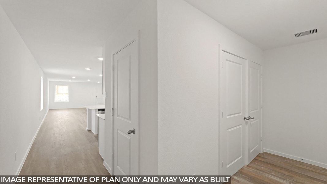 Spacious, unfurnished interior of a new home in Silverthorne, Conroe (Image 14).