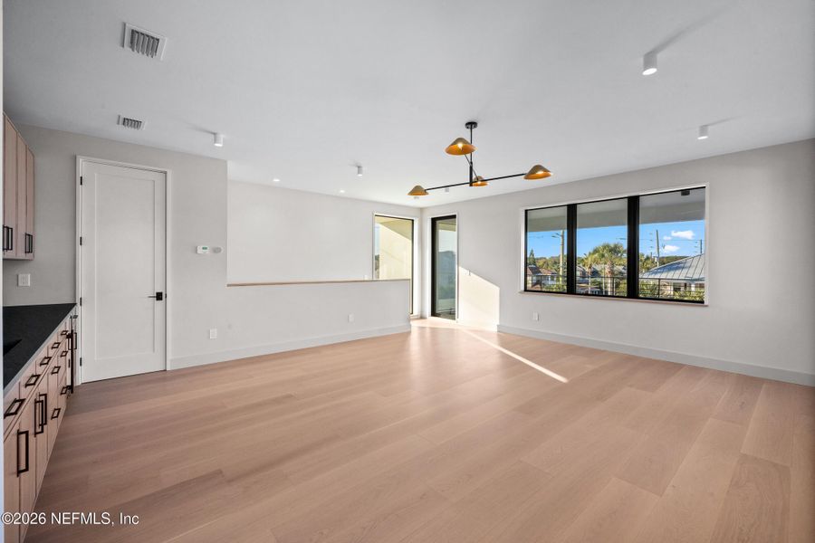 Spacious, unfurnished interior of a new home in , Atlantic Beach (Image 62).