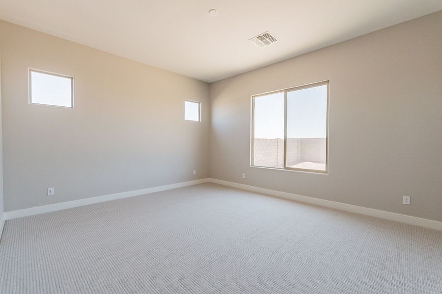 Spacious, unfurnished interior of a new home in Mirada Crossing, Goodyear (Image 44).