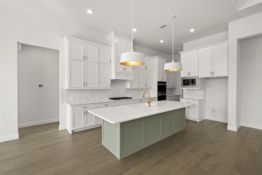 Furnished interior view inside a new home in Rockwood 90', Mansfield (Image 11).