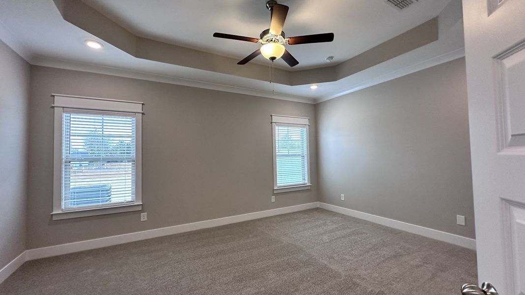 Spacious, unfurnished interior of a new home in Veterans Cove, Murfreesboro (Image 46).
