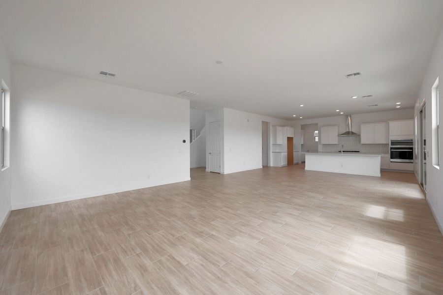 Spacious, unfurnished interior of a new home in Landmarke, San Tan Valley (Image 14). Spacious, unfurnished interior of a new home in Landmarke, San Tan Valley (Image 14).