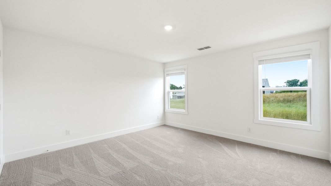 Spacious, unfurnished interior of a new home in Fieldcrest Acres, Blountville (Image 25).