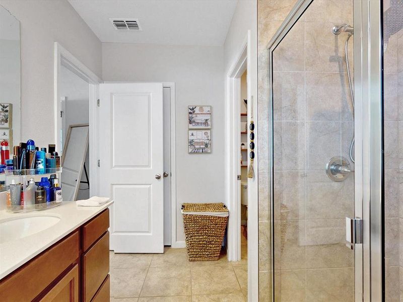 Furnished interior view inside a new home in , Davenport (Image 6).