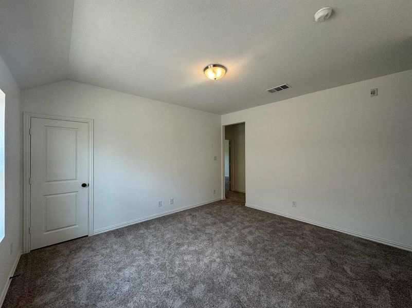 Spacious, unfurnished interior of a new home in Devonshire 40s, Forney (Image 16). Spacious, unfurnished interior of a new home in Devonshire 40s, Forney (Image 16).