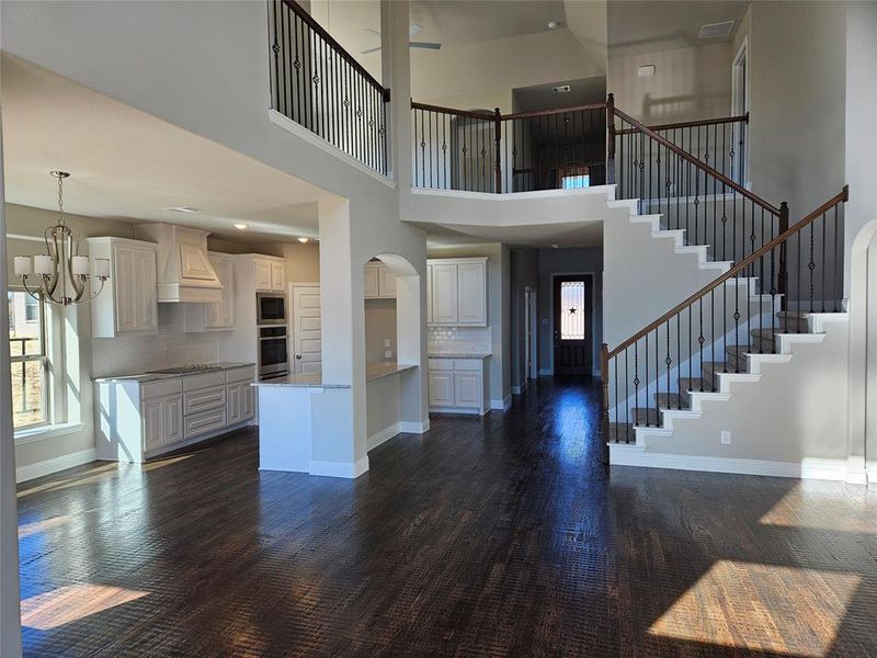 Spacious, unfurnished interior of a new home in Pecan Grove, Whitesboro (Image 12).