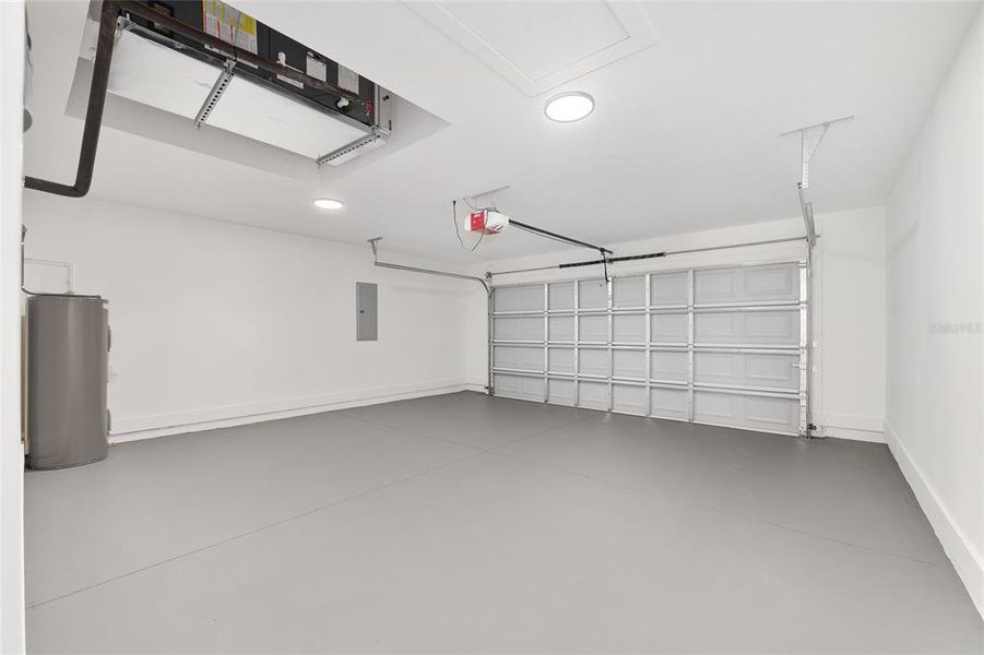 Spacious, unfurnished interior of a new home in , Dunnellon (Image 45).