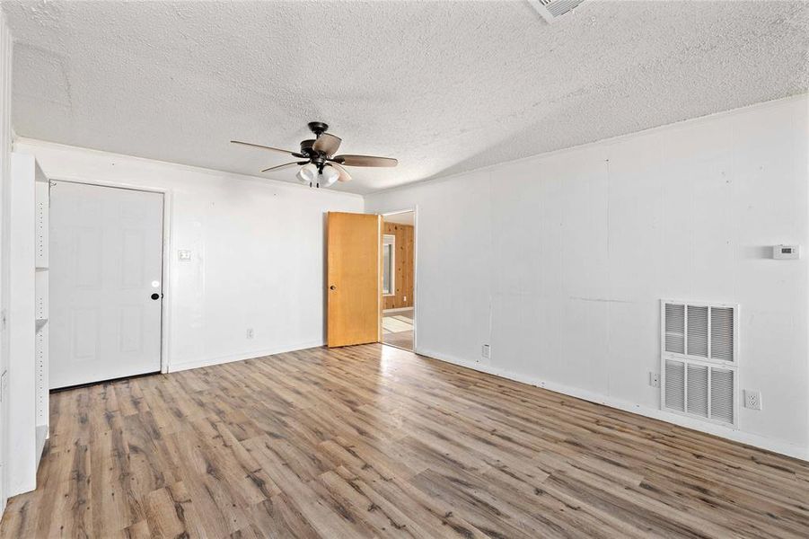 Spacious, unfurnished interior of a new home in , Brownwood (Image 27).