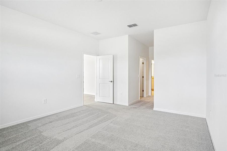 Spacious, unfurnished interior of a new home in Southpointe, Palmetto (Image 28). Spacious, unfurnished interior of a new home in Southpointe, Palmetto (Image 28).