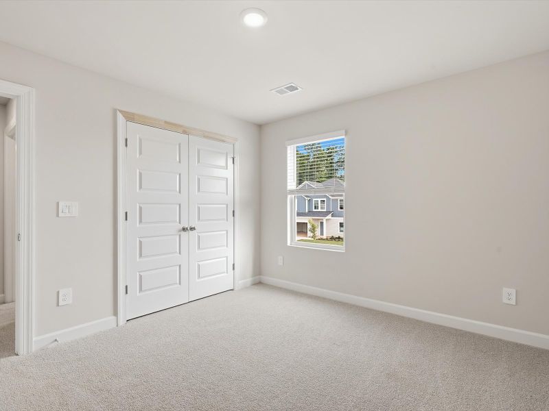 Spacious, unfurnished interior of a new home in Creek Ridge - Signature Collection, Spartanburg (Image 17).