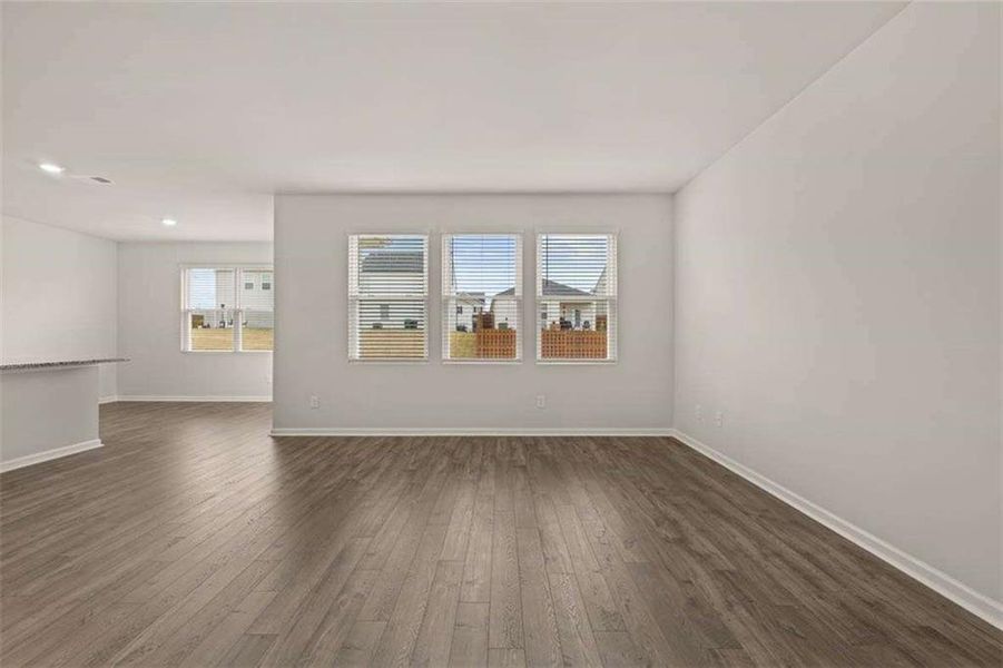 Spacious, unfurnished interior of a new home in Poplar Preserve, Newnan (Image 30).