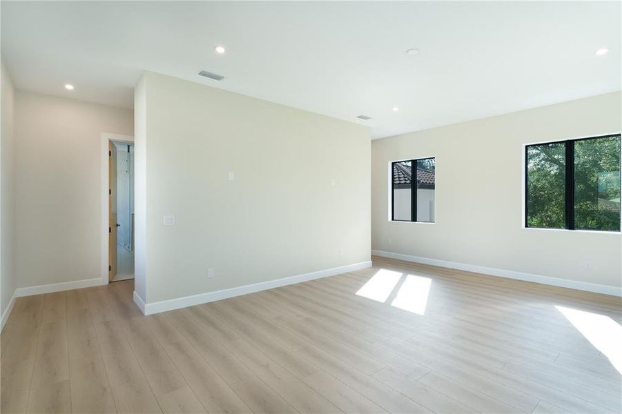 Spacious, unfurnished interior of a new home in , Nokomis (Image 40).