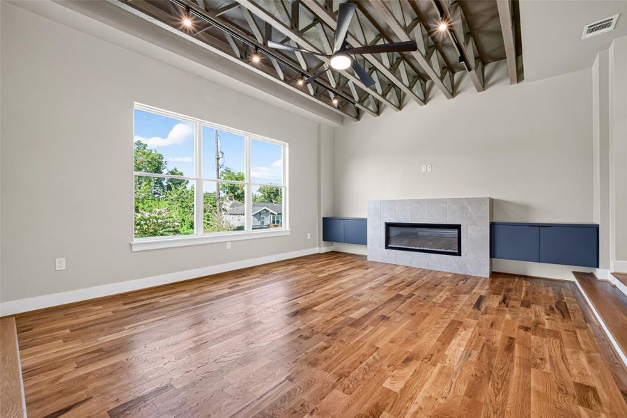 Spacious, unfurnished interior of a new home in , Houston (Image 20).