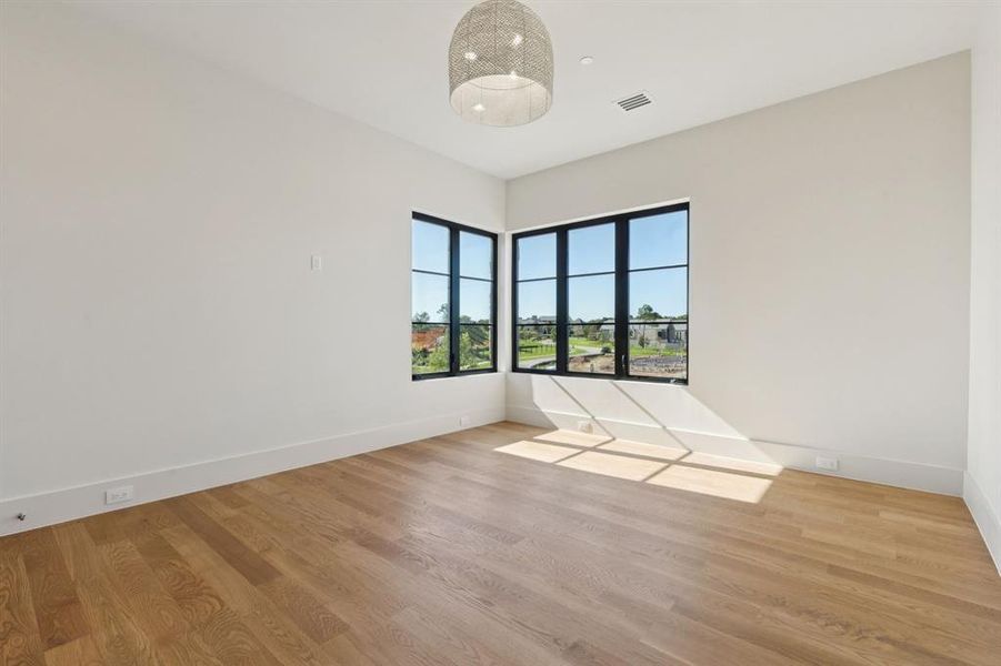 Spacious, unfurnished interior of a new home in , Westlake (Image 22).