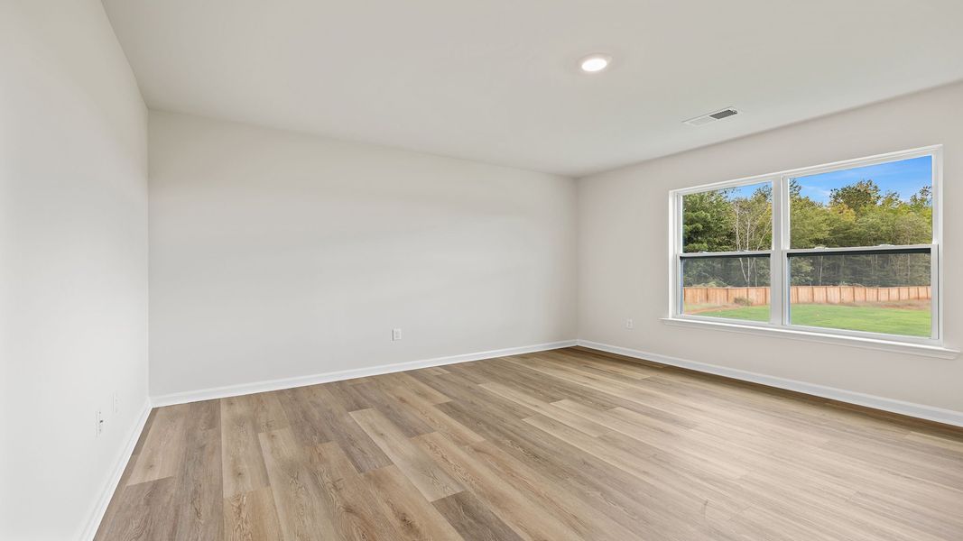 Spacious, unfurnished interior of a new home in Cascade Point, Seneca (Image 20).