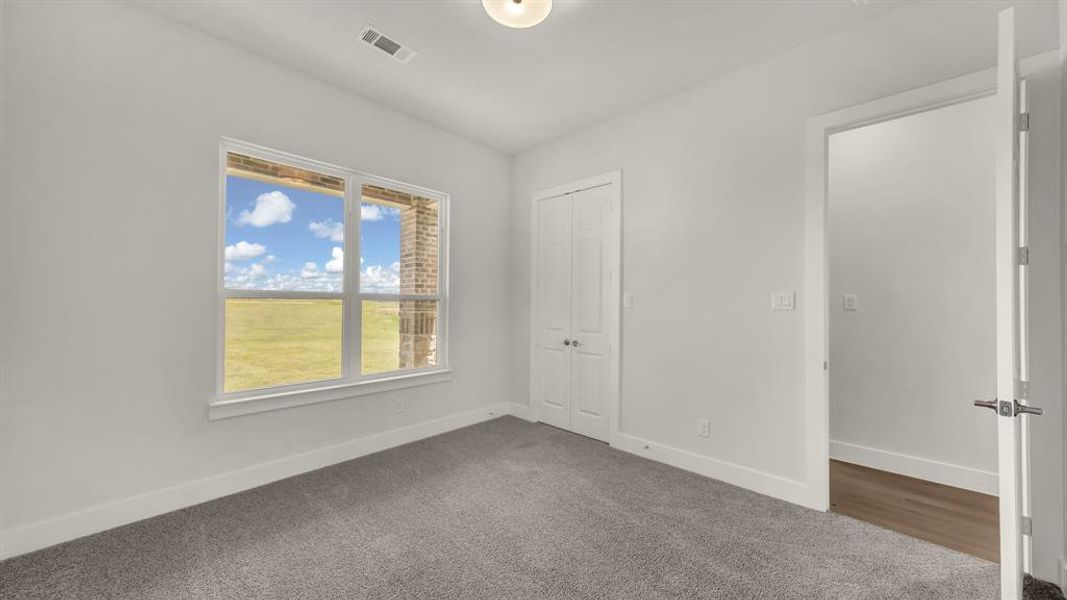 Spacious, unfurnished interior of a new home in Woodland Lakes Estates, Weatherford (Image 28).