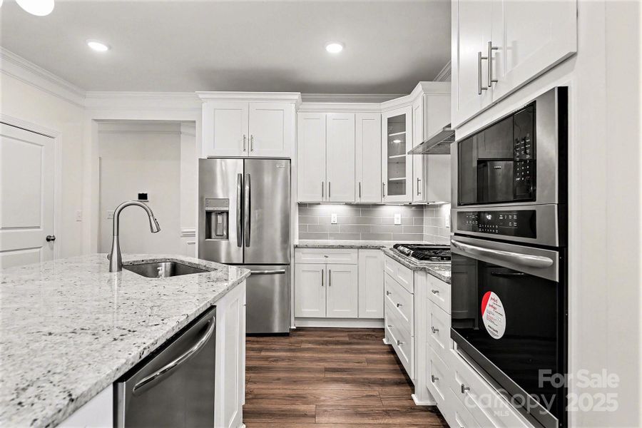 Furnished interior view inside a new home in , Harrisburg (Image 10).
