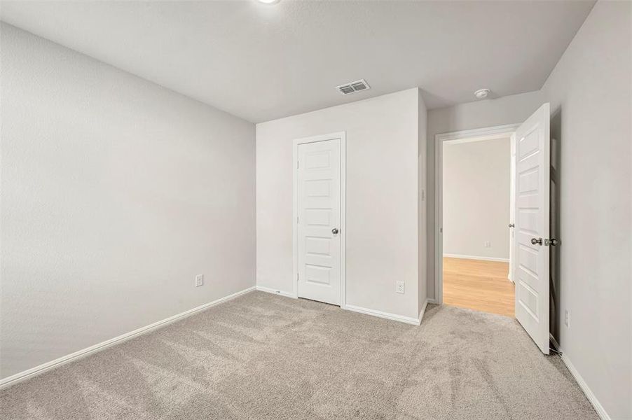 Spacious, unfurnished interior of a new home in Verandah, Royse City (Image 29).