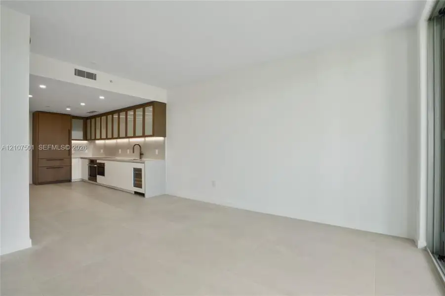 Spacious, unfurnished interior of a new home in , Miami (Image 21).