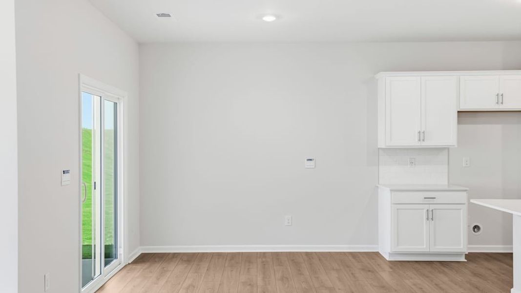 Spacious, unfurnished interior of a new home in Benjamin's Grove, Woodruff (Image 24).