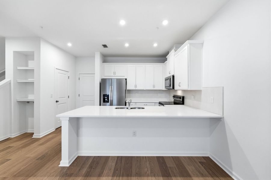 MODEL PHOTOGRAPHY - Kitchen