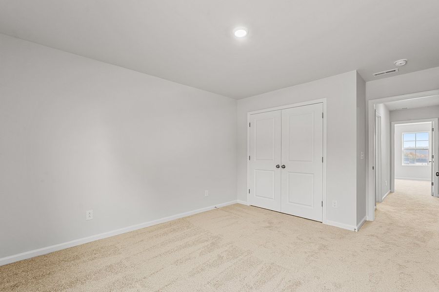 Spacious, unfurnished interior of a new home in Hanes Lake, Winston-Salem (Image 34).
