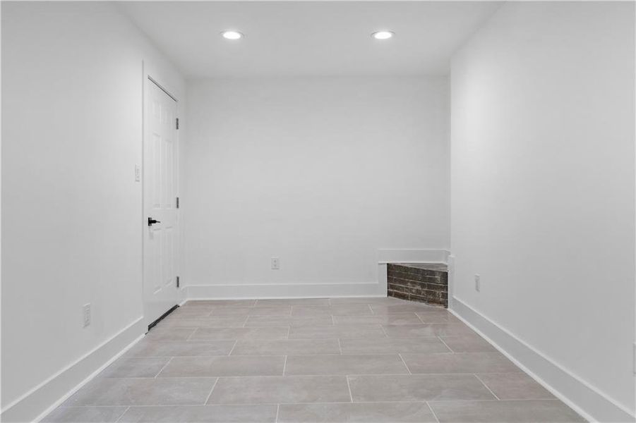 Spacious, unfurnished interior of a new home in , Decatur (Image 33).