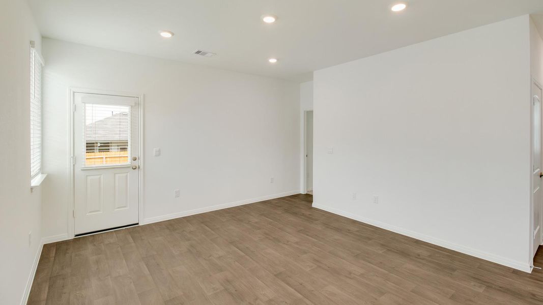 Spacious, unfurnished interior of a new home in Talavera, Kyle (Image 11).