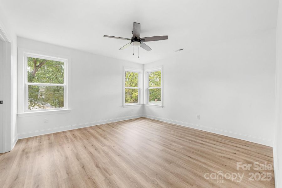 Spacious, unfurnished interior of a new home in , Shelby (Image 11).