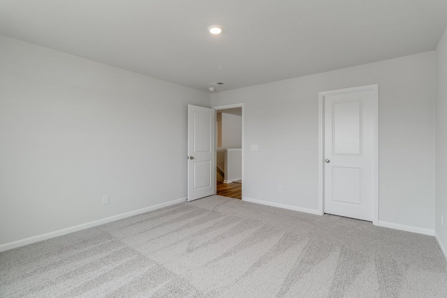 Spacious, unfurnished interior of a new home in Winston Point, Gilbert (Image 28).